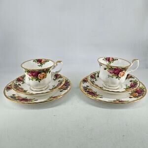 Royal Albert Old Country Roses Set Of 2 Footed Tea Cup & Saucer Dessert plate